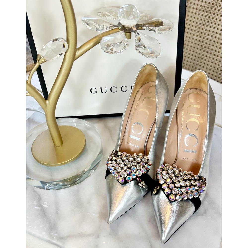 Gucci “Virginia Heart 95 mm Heart” Silver Leather Pumps